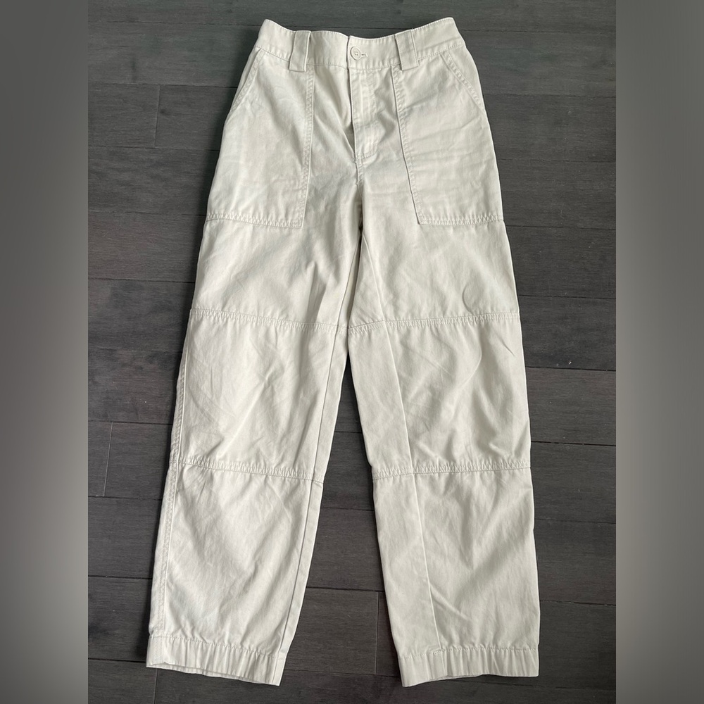 TNA straight leg, casual pant.